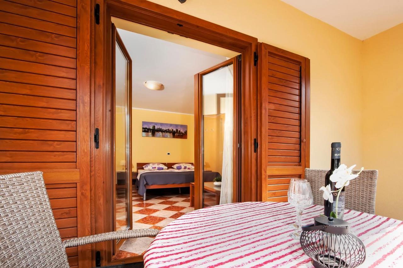 דירות רוביני Casa Leona מראה חיצוני תמונה