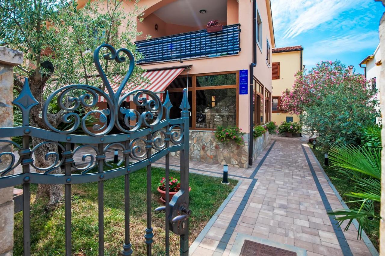 דירות רוביני Casa Leona מראה חיצוני תמונה
