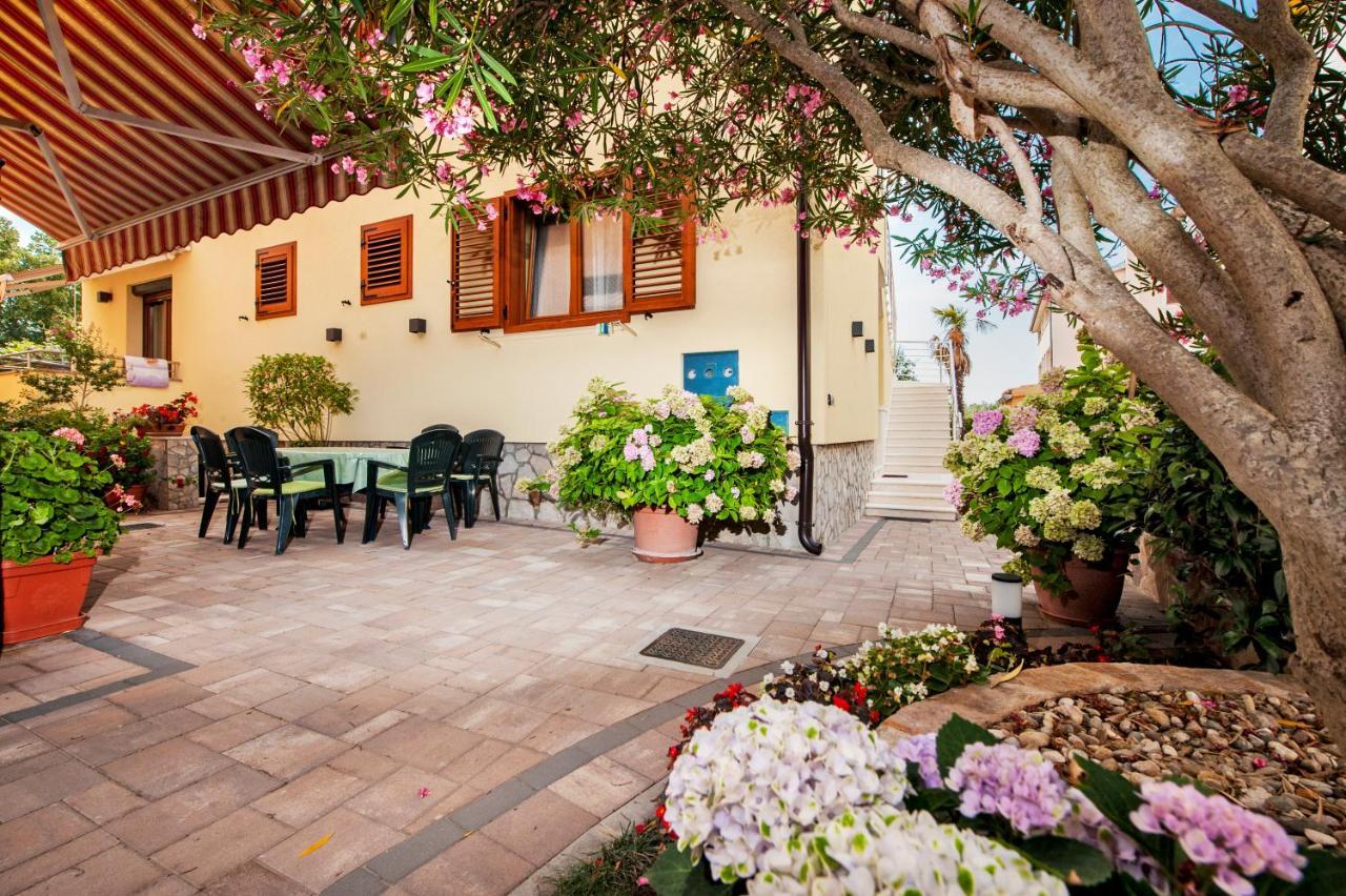 דירות רוביני Casa Leona מראה חיצוני תמונה