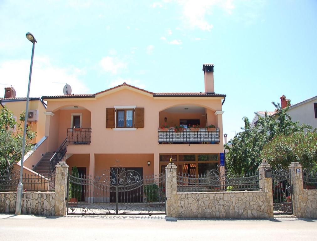 דירות רוביני Casa Leona מראה חיצוני תמונה